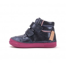 Shoes 25-30. A040-52560DM