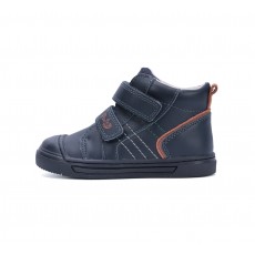 Shoes 28-33. DA06-5-2255L